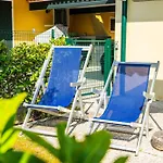 Townhouse With Garden And Pool In Appartement *