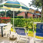 Appartement Townhouse With Garden And Pool In