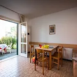 Appartement Townhouse With Garden And Pool In