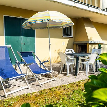 Townhouse With Garden And Pool In Apartment *