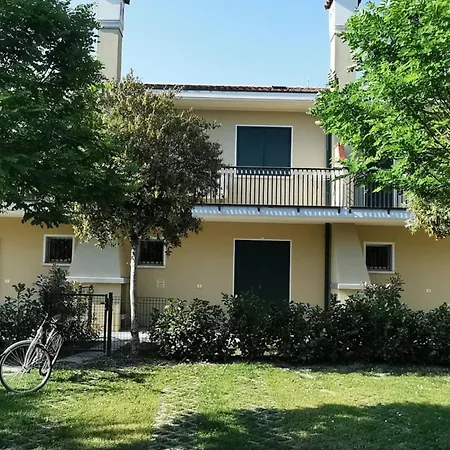 Townhouse With Garden And Pool In Apartment Bibione