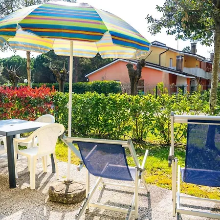 Apartment Townhouse With Garden And Pool In